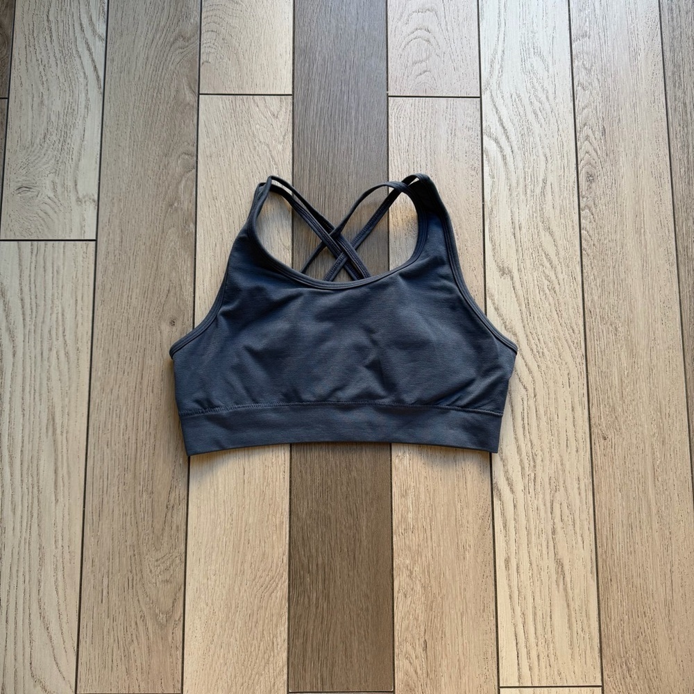 Alphalete Women's Cross-Back Sports Bra